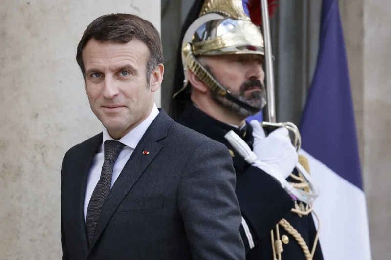 french president emmanuel macron waits for the arrival of tanzania's president priot to a meeting at the elysee palace in paris, on february 14, 2022 (photo by ludovic marin   afp)