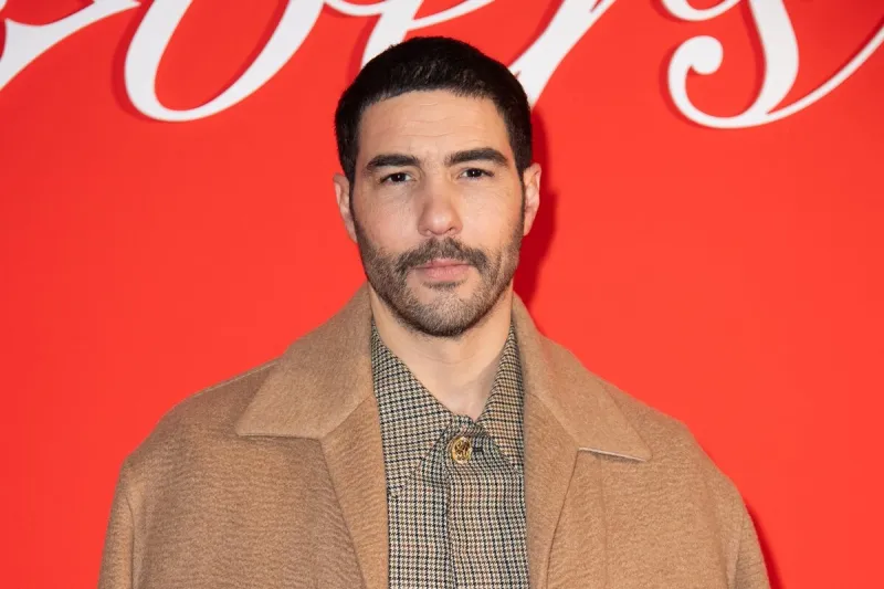 tahar rahim assiste au défilé louis vuitton menswear fall winter 2024-2025 dans le cadre de la semaine de la mode à paris, france, le 16 janvier 2024 photo par aurore marechal abacapresscom