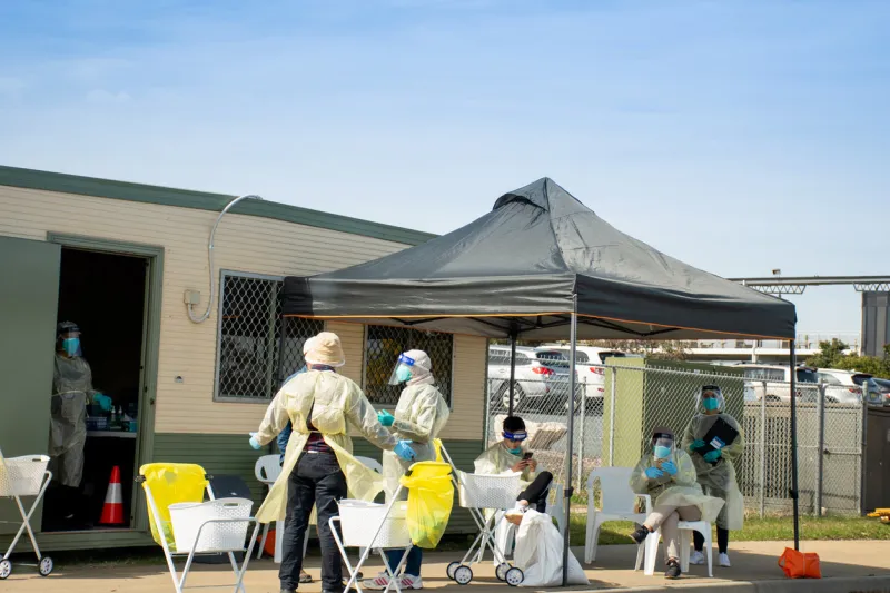 barden ridge, australia - 2020-09-02 medical staff waiting at covid-19 drive through testing clinic nsw, australia