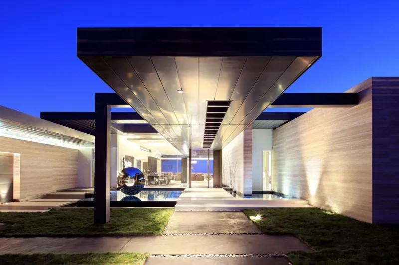 matthew perry sells his bachelor pad for 95million - malibu