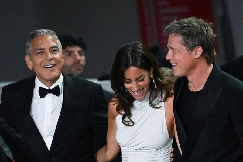 george clooney, ines de ramon et brad pitt assistant à la première de wolfs dans le cadre de la 81e mostra de venise, à venise, italie, le 01 septembre 2024 photo by aurore marechal abacapresscom