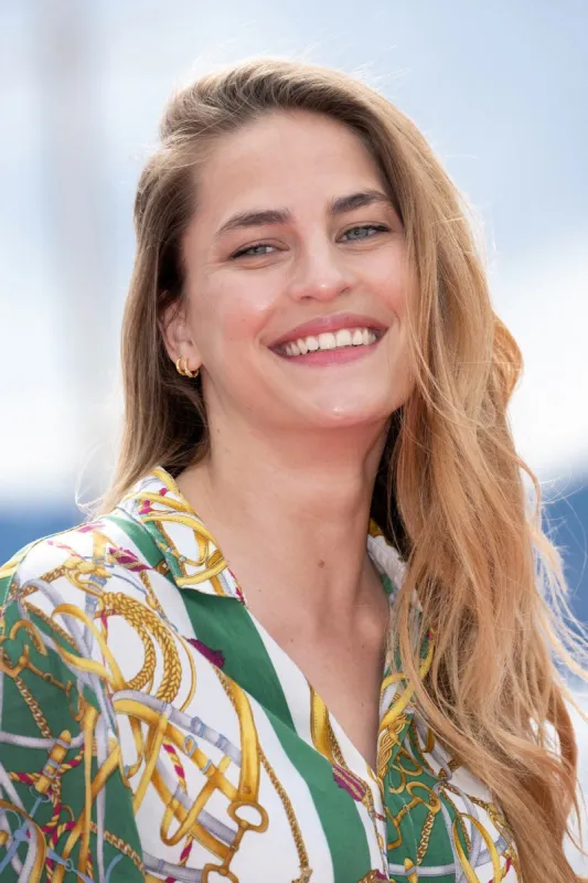 solene hebert attends the demain nous appartient photocall during the 5th canneseries festival, on april 02, 2022 in cannes, france photo by david niviere abacapresscom