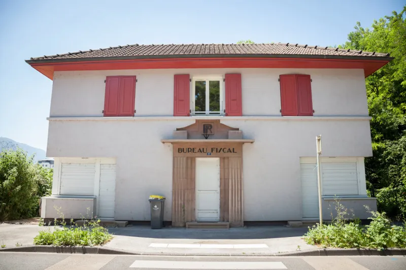 picture of the french customs office of in mon idee, ambilly, france this border crossing is abandoned since switzerland joined schengen and its freedom of movement principle
