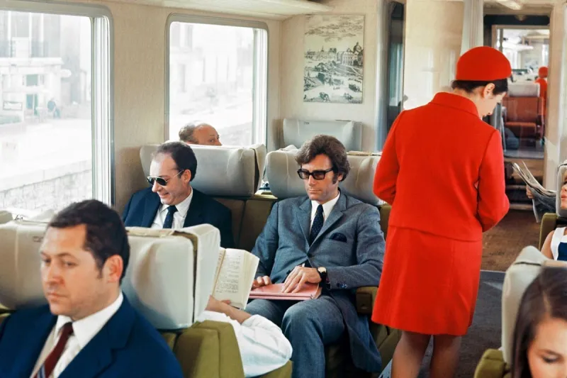 hôtesse à bord du mistral