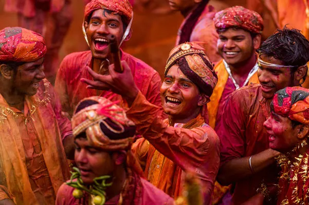 holi, aussi appelé le festival des couleurs, est un festival de printemps hindou populaire observé en inde à la fin de la saison d'hiver sur la dernière pleine lune jour du mois lunaire afp francois xavier marit