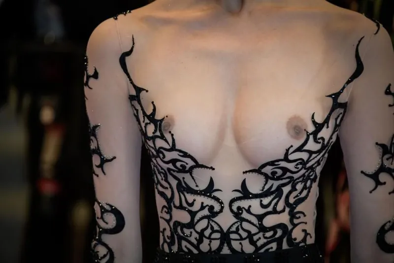 guest attending the premiere of the film leto during the 71st cannes film festival in cannes, france on may 09, 2018 photo by julien zannoni aps-medias abacapresscom