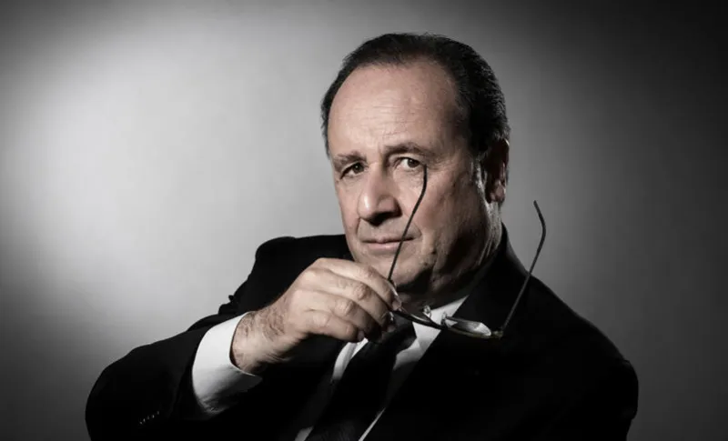 french president francois hollande poses during a photo session at the elysee palace in paris, on may 11, 2017   afp photo   joel saget