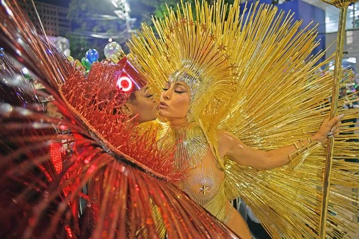 brazilian personality sabrina sato (r) performs with the vila isabel samba school on the first night of rio's carnival at the sambadrome in rio de janeiro, brazil, on february 11, 2018   afp photo   carl de souza