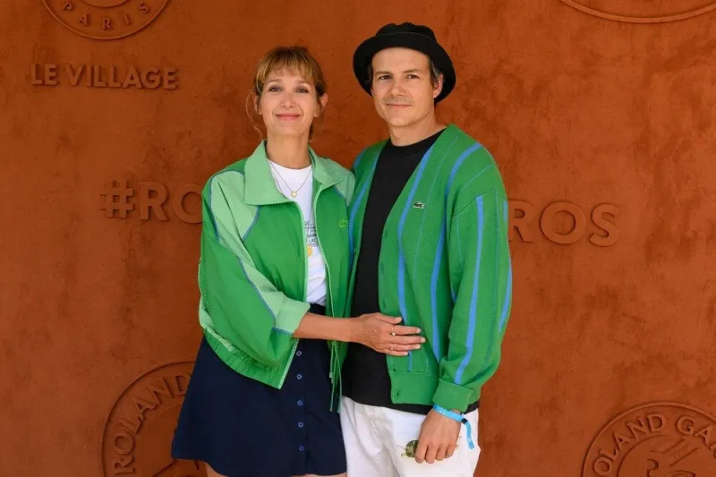 caroline anglade and her husband nicolas moreau attend the 2023 french open at roland garros on may 31, 2023 in paris, france photo by laurent zabulon abacapresscom <motcle99> roland garros roland-garros french open < motcle99> , 855370 048 paris france