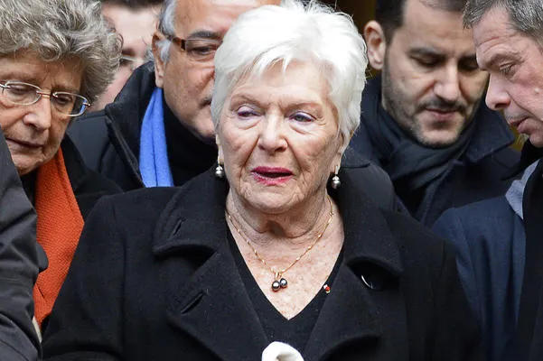 chanteuse française line renaud quitte après un service funèbre pour acteur français michel galabru à l'église saint-roch à paris le 12 janvier 2016 est mort le 4 galabru janvier 2016 l'âge de 93 photo afp afp cool cool bertrand bertrand