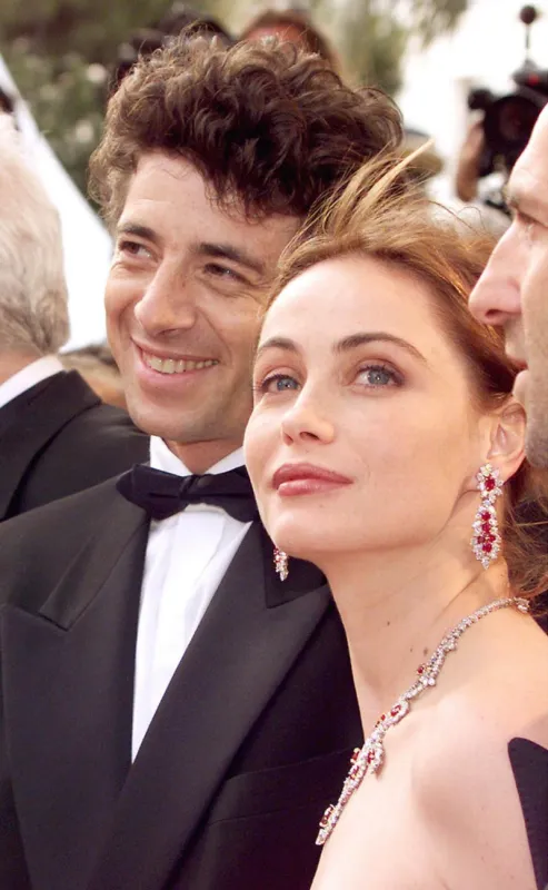 © nice matin abaca 12821-13 cannes, 17 05 99 actor and singer patrick bruel, actress emmanuelle béart