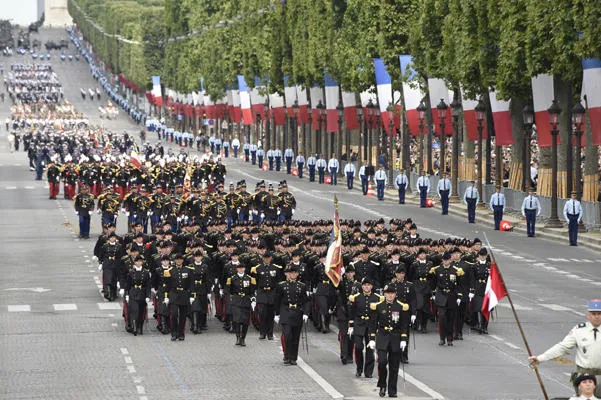 défilé de la france