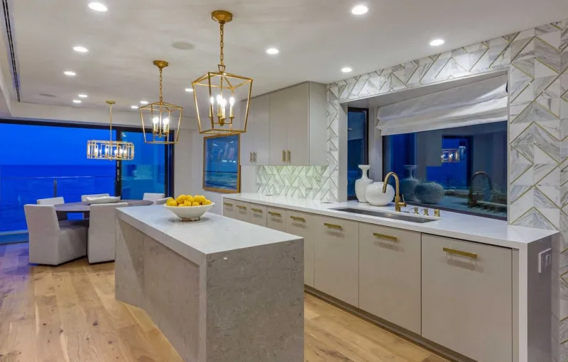 pink has splashed out 137 million on an oceanfront villa - la