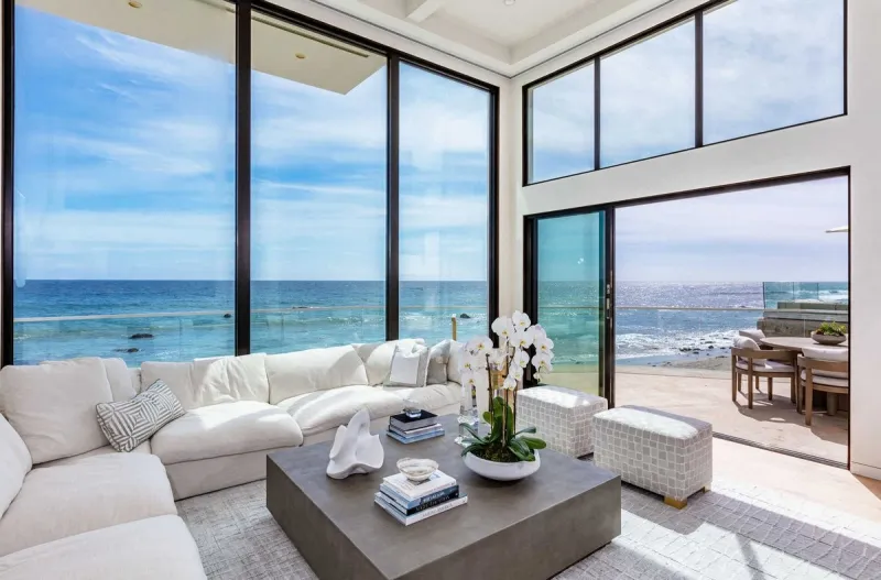 pink has splashed out 137 million on an oceanfront villa - la