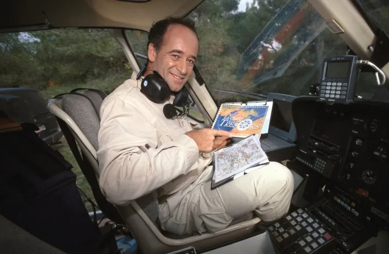 photo d'archives non datée de sylvain augier lors de l'enregistrement de la carte aux tresors l'ancien animateur et journaliste du service public est décédé ce week-end à l'âge de 68 ans photo par pascal baril abacapresscom