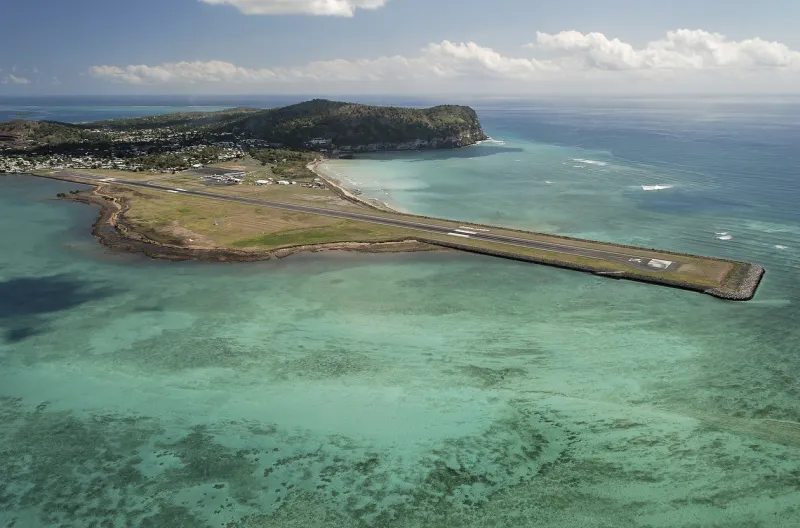 piste d'atterrissage, aéroport de dzaoudzi-pamandzi, petite terre, mayotte
