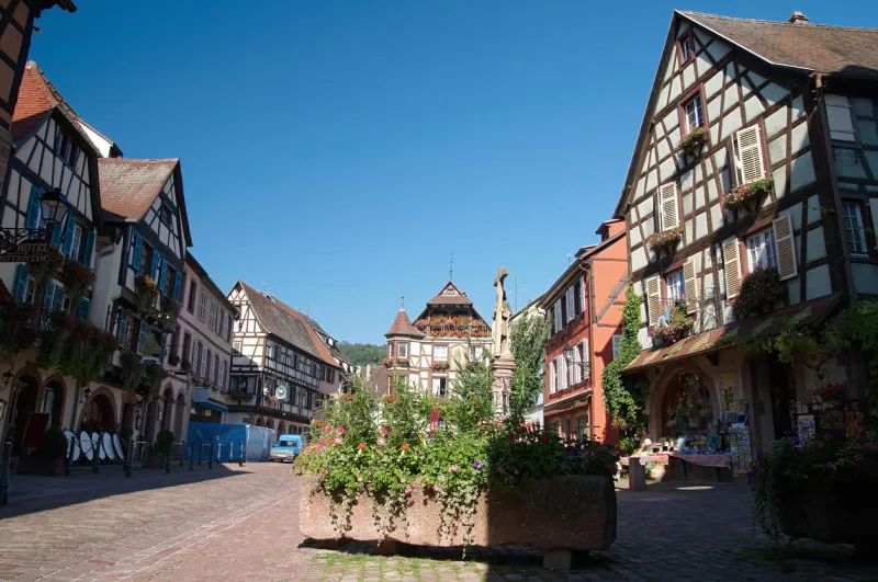 lieu avec des maisons à colombages, kaysersberg, alsace, france