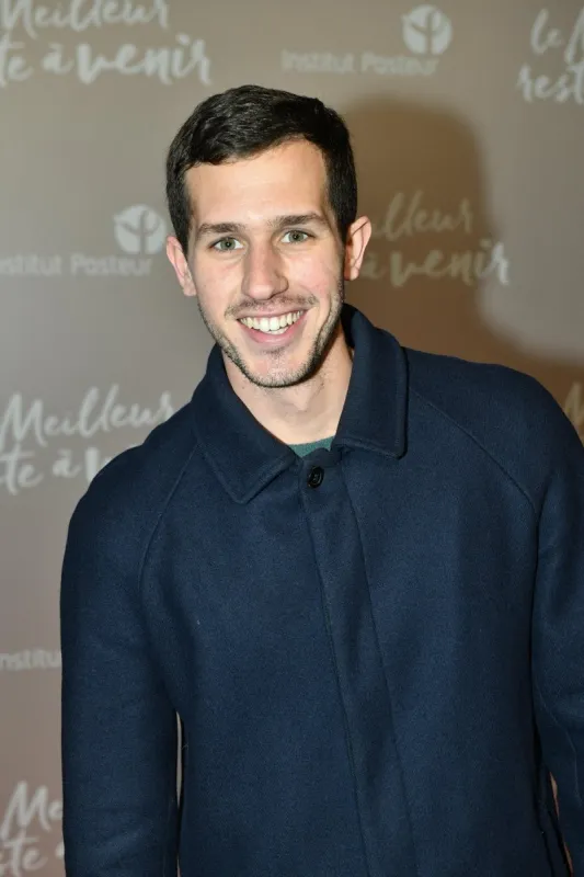 victor belmondo attends le meilleur reste a venir premiere at le grand rex on december 02, 2019 in paris, france photo by laurent zabulon abacapresscom , 711460 060 paris france