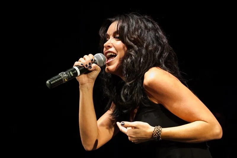 jenifer se produisant lors du concert de la 6e édition du 'foot concert' organisé par l'association huntington avenir, qui s'est tenu au palais des sports de gerland, à lyon, en france, le 13 octobre 2012 photo by nicolas genin abacapresscom