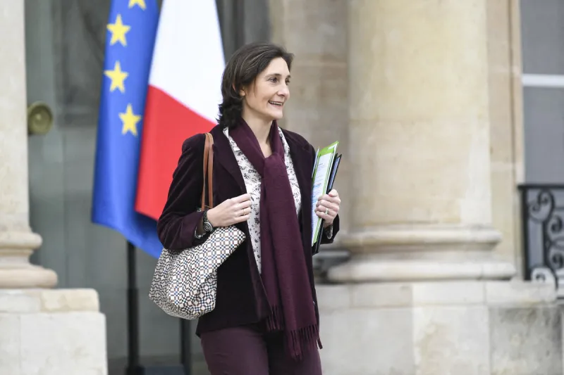 weekly cabinet meeting - paris