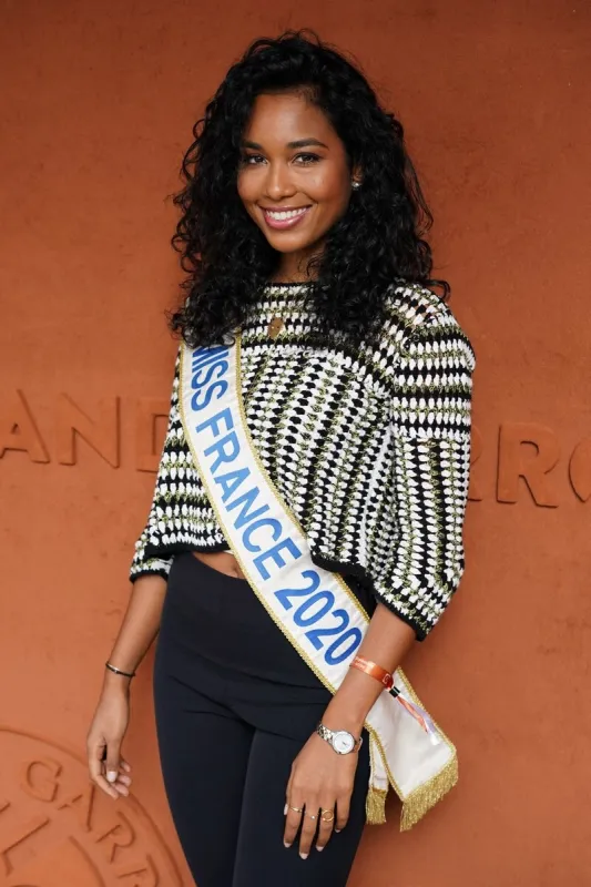 vip's in roland garros - clemence botino
