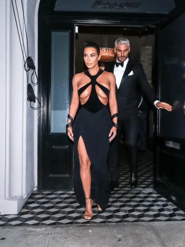 kim kardashian is seen leaving craig's restaurant in los angeles, ca, usa, on february 17, 2019 photo by bauer-griffin splash news abacapresscom , 671123 003 los angeles etats-unis united states