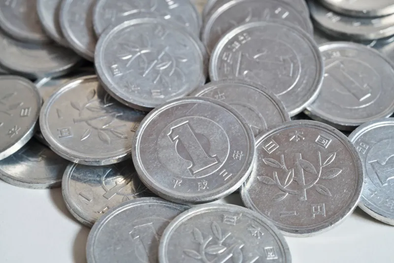 the contents of the money box、1 yen coin貯金箱の中身、1円玉