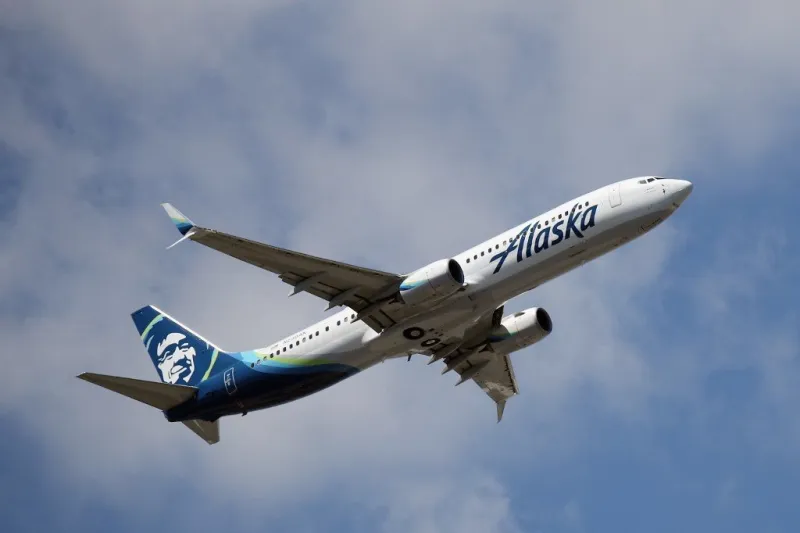 new york - august 24   a boeing 737-990 (er) operated by alaska airlines takes off from jfk airport on august 24, 2019 in the queens borough of new york city  bruce bennett getty images afp (photo by bruce bennett getty images)
