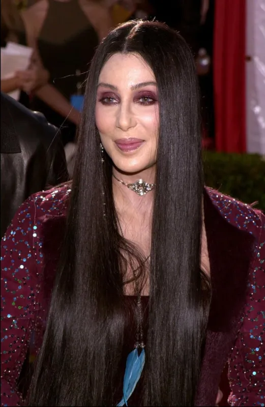 © abaca 20549-21 los angeles-ca-usa, 10 9 2000 cher arriving at the emmy awards