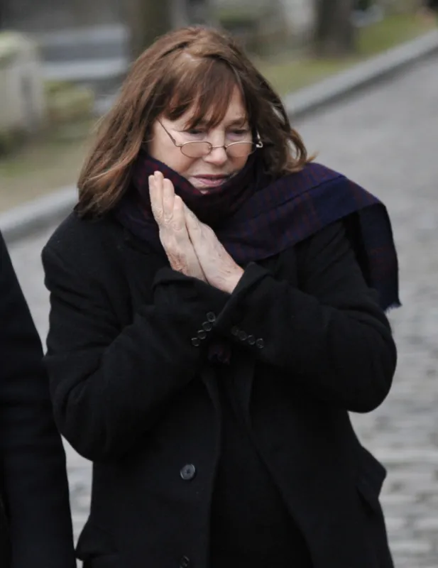 jane birkin assiste aux obseques de jacques rivette au cimetiere de montmartre a paris, france le 5 fevrier 2016 photo by alban wyters abacapresscom , 533376 012 paris traductionpae france