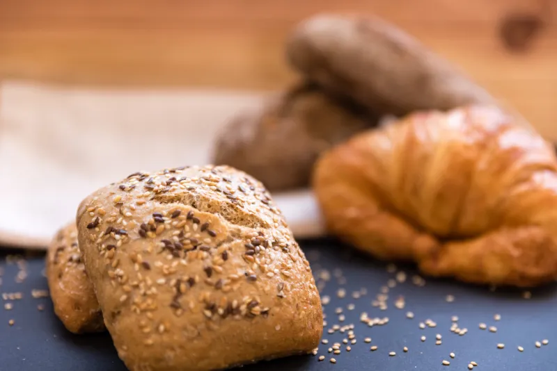 bread with cereals healthy nutrition