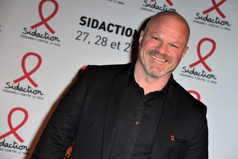 philippe etchebest posant lors d'un photocall pour le lancement de la sidaction 2015 au musée du quai branly à paris, france le 2 mars 2015 photo par nicolas briquet abacapresscom, 489885 019 paris france