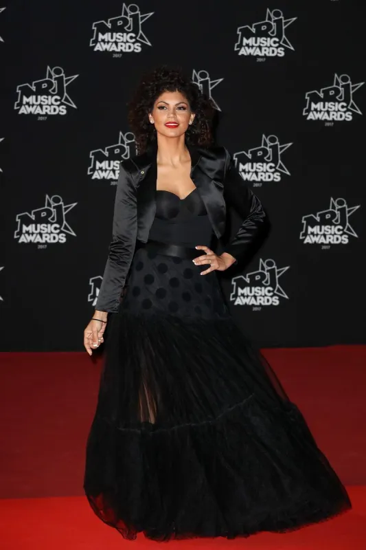 nawell madani - 19e nrj music awards tapis rouge, au palais des festivals de cannes, 19 sud de la france nrj music awards au palais des festivals à cannes, sud de la france, le 4 novembre, 2017 photo par shootpix abacapresscom, cannes france 613 899 256