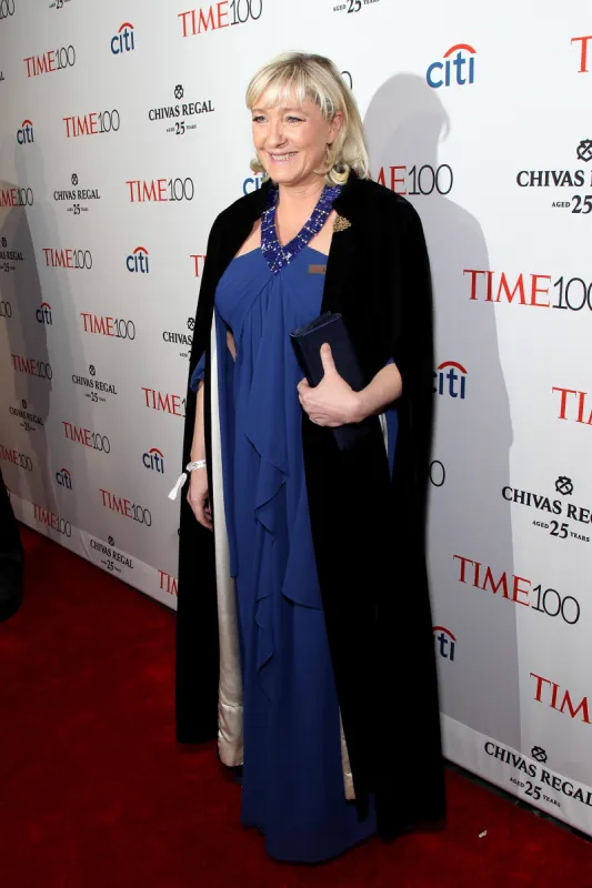 new york, ny - avril 21 marine le pen assiste à l'heure 100 gala, les 100 personnes les plus influentes du monde au jazz au lincoln center le 21 avril 2015 à new york bennett raglin getty images pour time afp