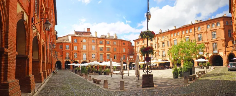 place nationale is a place located in the city of montauban in france rebuilt in the 17th century after two fires, it is the heart of the city