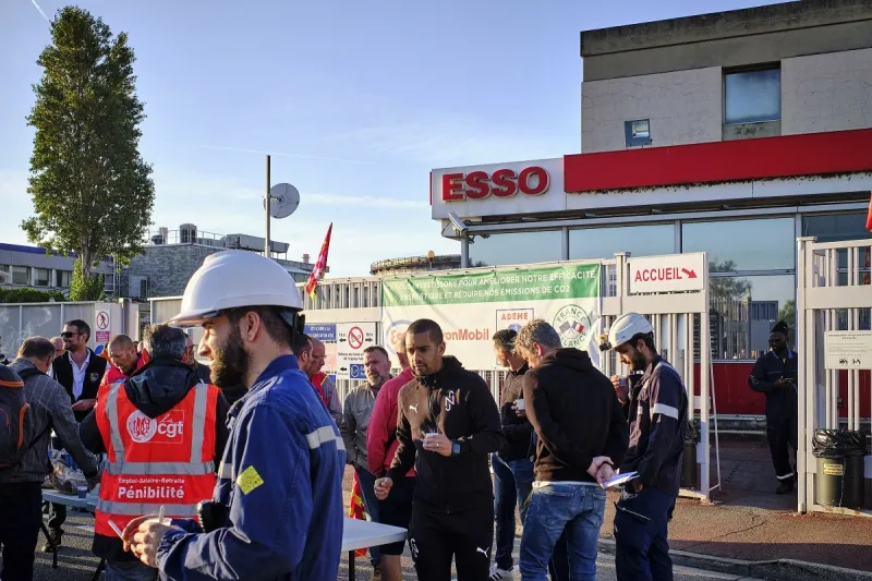 total and exxonmobil strike - fos-sur-mer