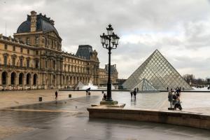 Cambriolage du Louvre : 8 000 diamants et 200 perles dérobés