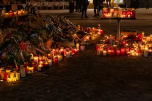 Crans-Montana : les appels de détresse enregistrés dans la nuit du drame, "ils n'ont plus de peau, ils n'ont plus rien"