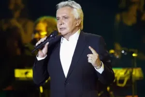 Michel Sardou annoncé mort par erreur en direct le jour de son anniversaire 