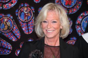 Elle ne voulait pas en parler » : la fille d’Evelyne Leclercq révèle pourquoi sa mère avait gardé son cancer secret