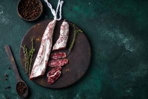 Contamination à la salmonelle : des saucissons rappelés dans toute la France