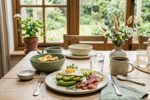 Prompt 1: Une table de petit-déjeuner contemporaine baignée d'une lumière matinale douce, mettant en
