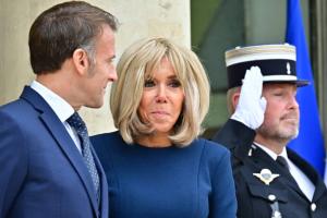 "Je suis désolée si j’ai blessé", Brigitte Macron, les sincères excuses de la Première dame après les "sales connes"