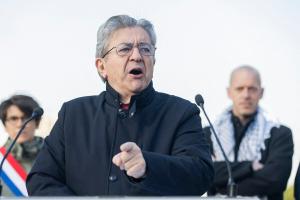 melenchon rallies against dissolution threats - paris