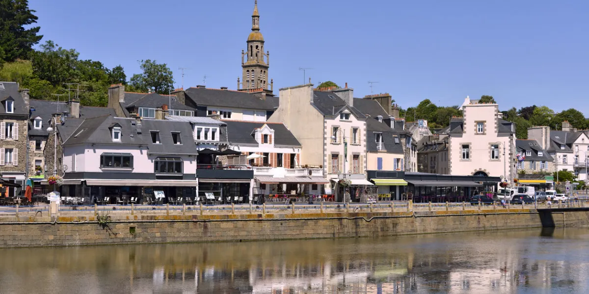 binic is a commune at the seaside in the côtes-d'armor department of brittany in north-western france