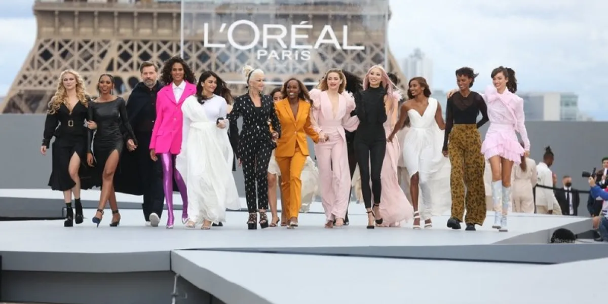 pfw - le defile l'oreal paris 2021 runway