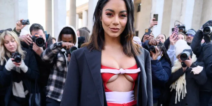 vanessa hudgens attends the giambattista valli womenswear fall winter 2022 2023 show as part of paris fashion week on march 07, 2022 in paris, france photo by laurent zabulon abacapresscom , 801416 022 paris france