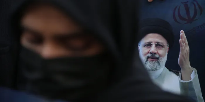 les iraniens pleurent la mort de raisi - téhéran