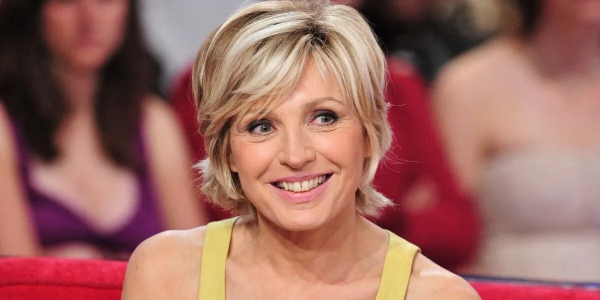 evelyne dheliat lors de l'enregistrement de vivement dimanche le 29 avril 2009 à paris, france photo by max colin abacapresscom