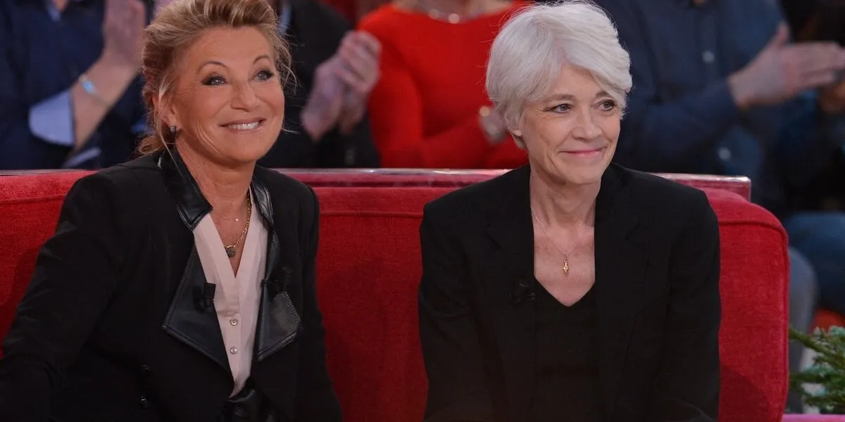 singer sheila and francoise hardy at the taping of vivement dimanche on december 17, 2012 in paris, france photo by max colin abacapresscom <motcle99> sheila (chanteuse) sheila (singer) < motcle99> , 670226 002 paris france